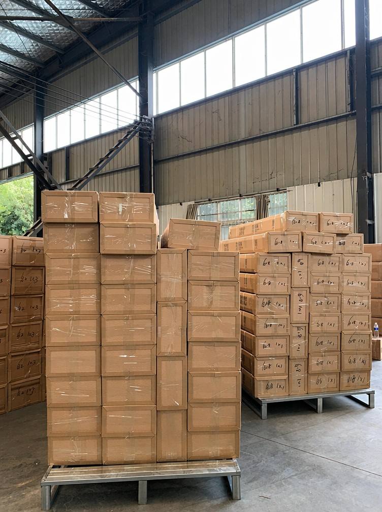 Teardrop Pallet Rack With Wire Mesh Decking Heavy Duty Adjustable Warehouse Steel Pallet Racking Logistics Distribution Center