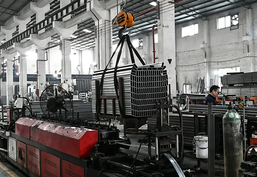 Automated CNC column punching machine for pitch precision