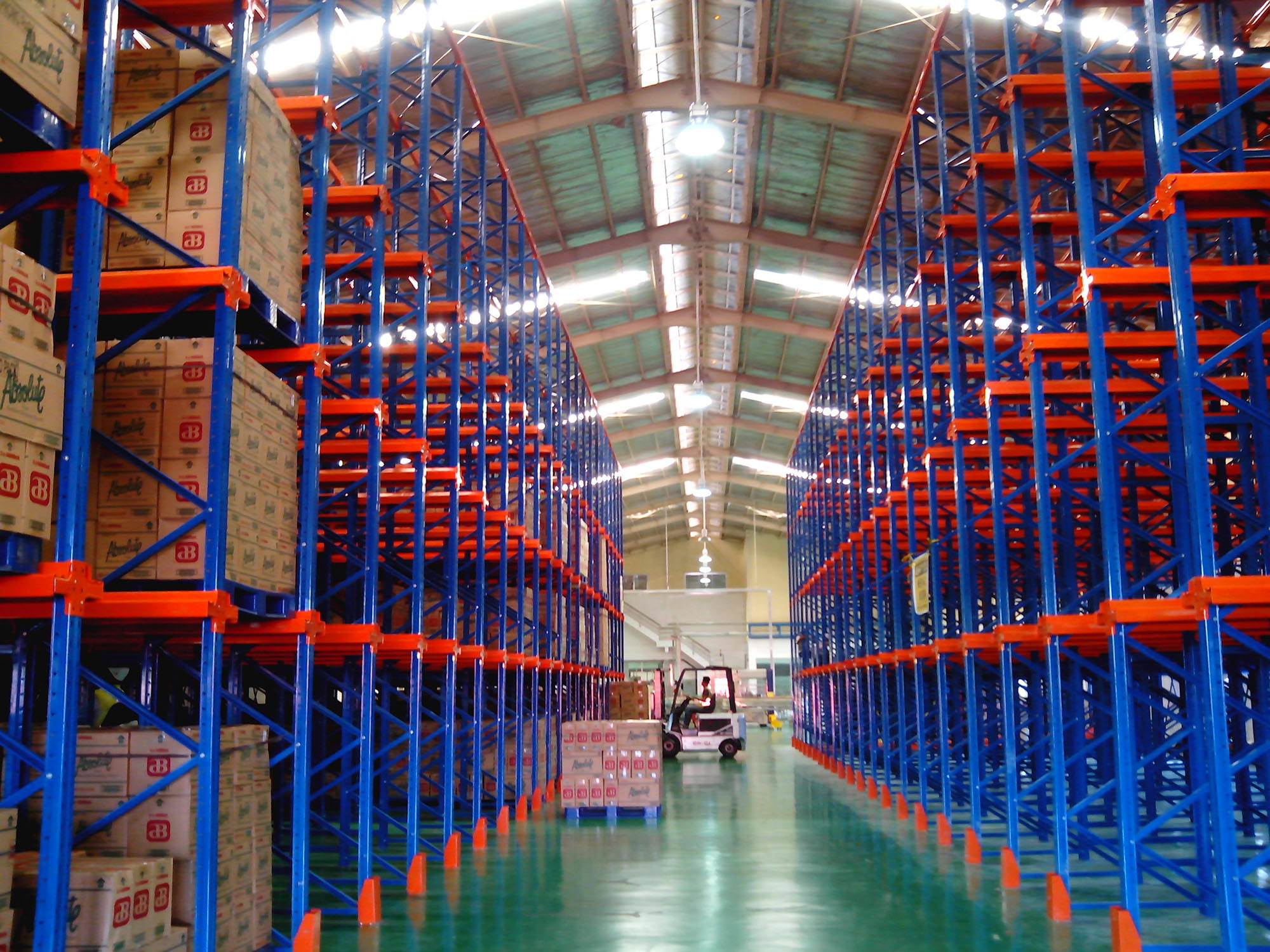Customizable Heavy Duty Drive Through Pallet Racking System 5 Layer Steel Drive in Racking for Sale