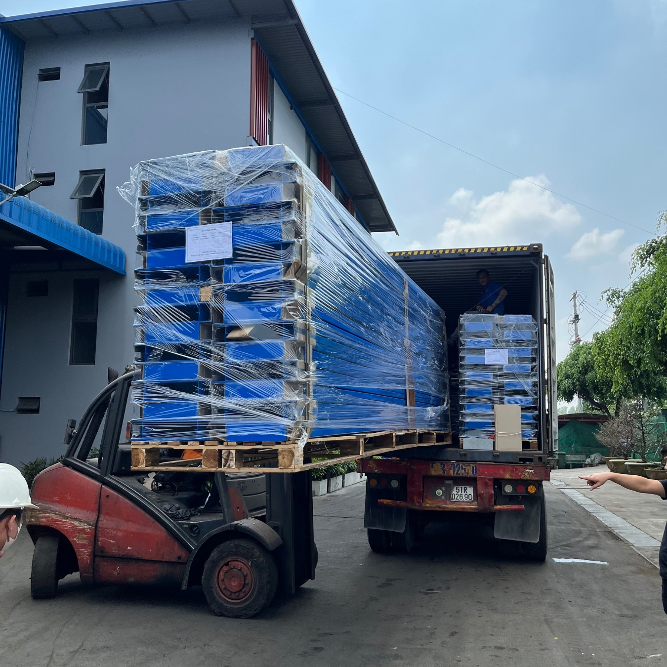 Heavy-Duty Stainless Steel Semi-Automatic Radio Shuttle Automated Retrieval System For Efficient Warehouse Storage