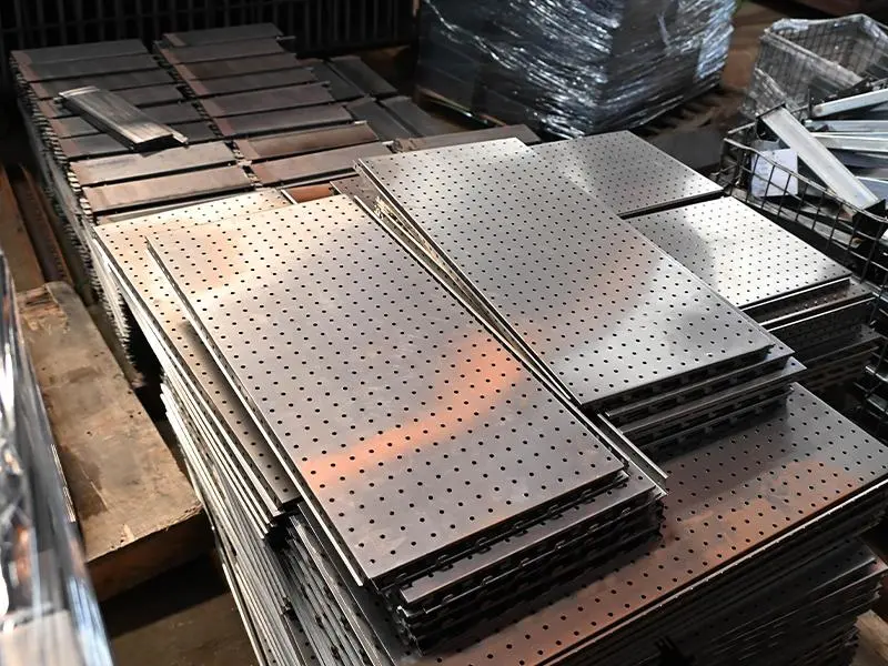 Mechanical polishing and deburring