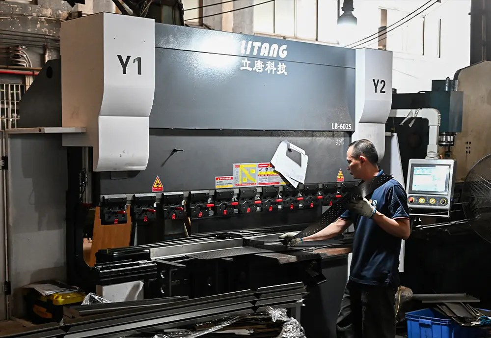 Box beam and step beam profile cold bending line