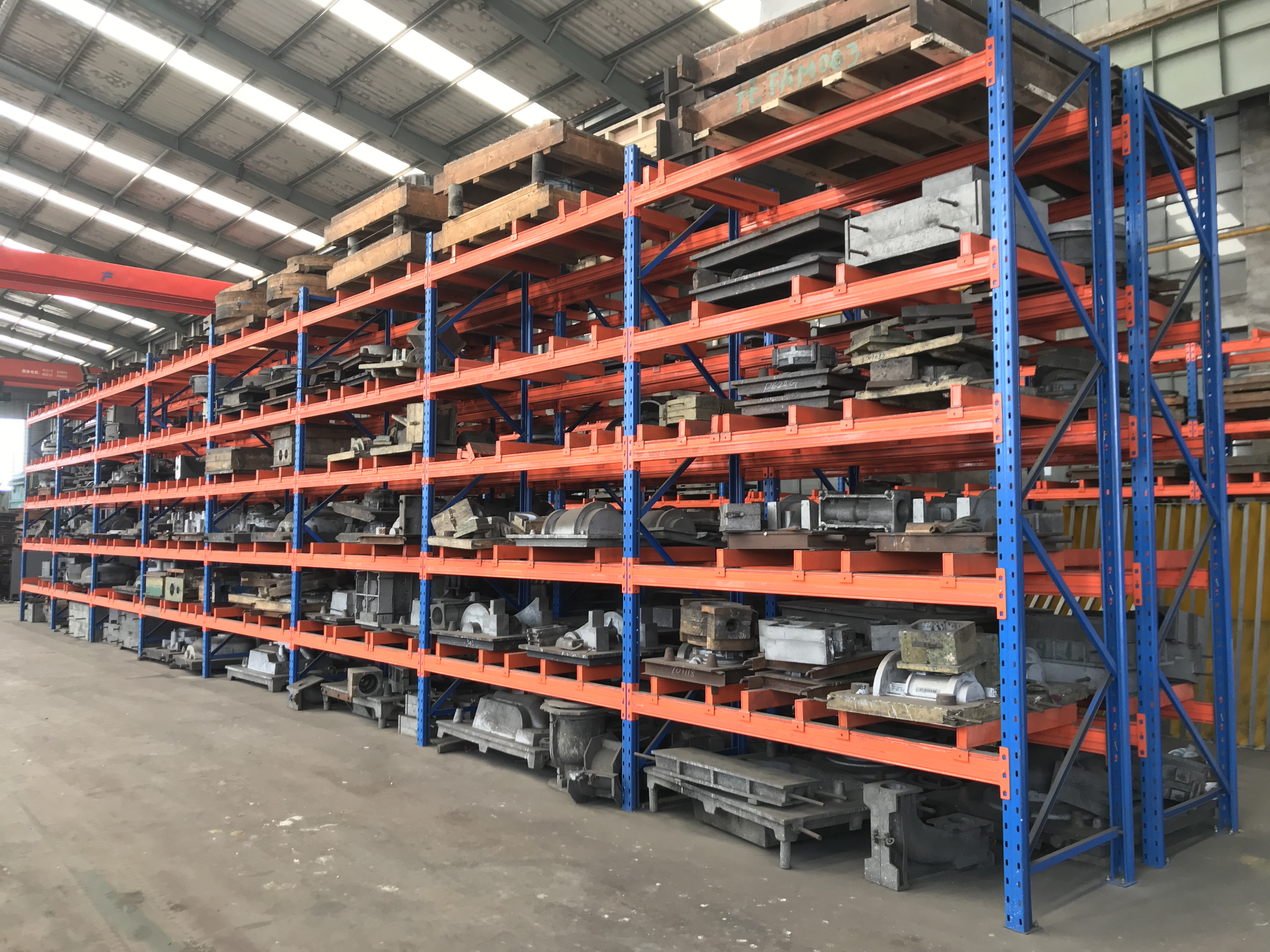 Selective Medium Duty Cold Rolled Steel Pallet Rack Frame System Common Upright Column for Factory Warehouse Expansion Racking