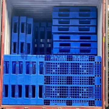 Heavy duty rackable pallets in steel and plastic